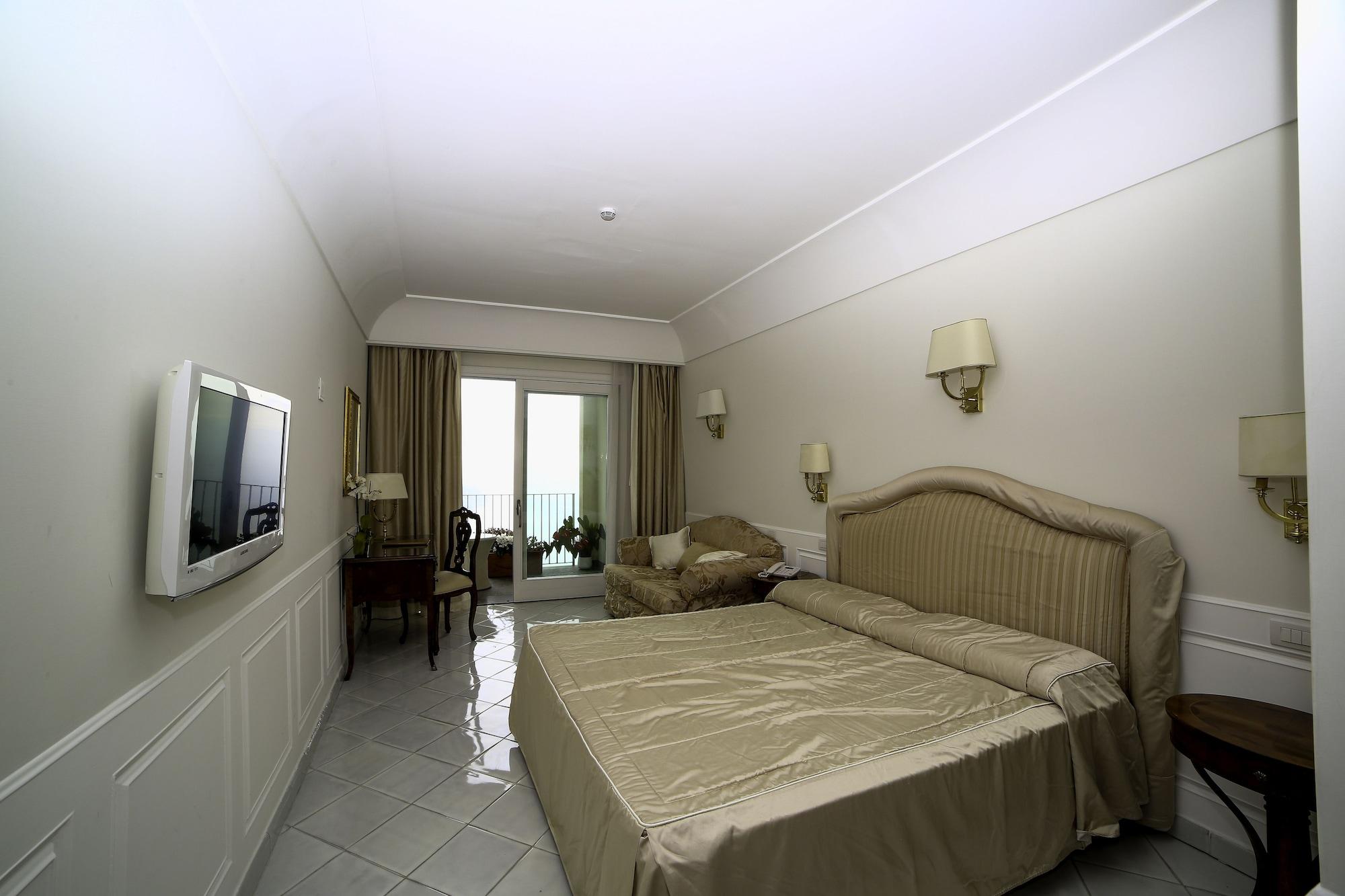 Fraulo Hotel 4*